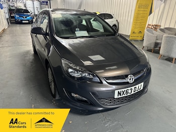 Used Vauxhall Astra 2013 for sale - 76942403: Photo