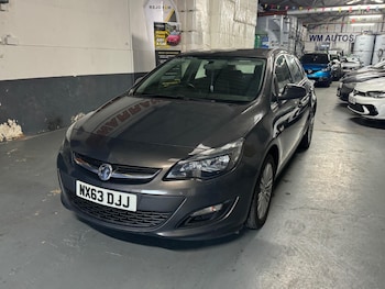 Used Vauxhall Astra 2013 for sale - 76942403: Photo