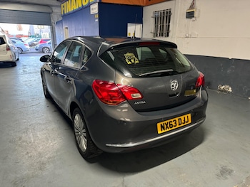 Used Vauxhall Astra 2013 for sale - 76942403: Photo