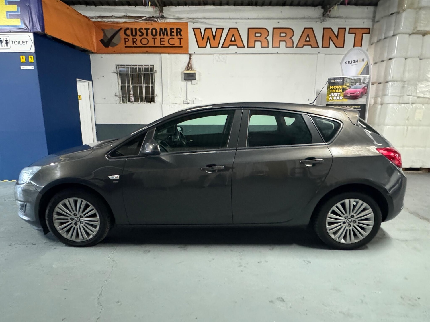 Used Vauxhall Astra 2013 for sale - 76942403: Photo 5