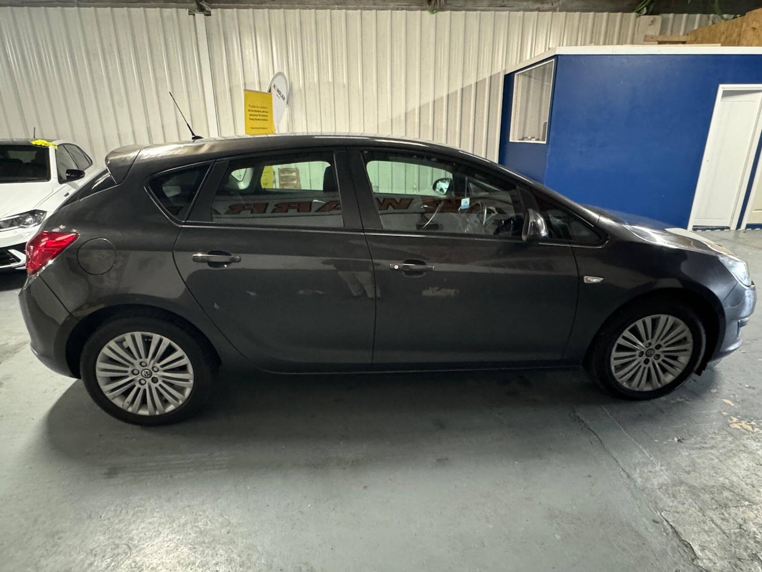 Used Vauxhall Astra 2013 for sale - 76942403: Photo 7