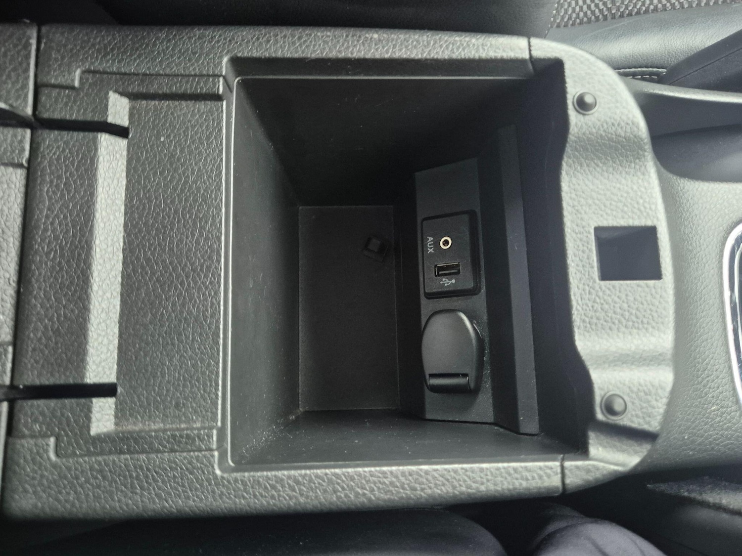 Used Nissan Pulsar 2017 for sale - 76688847: Photo 43