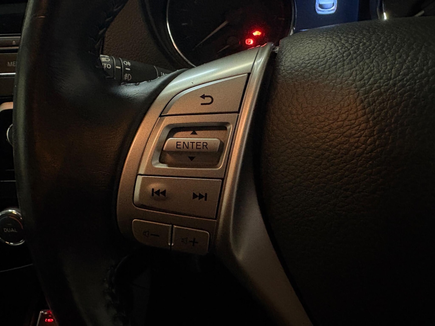 Used Nissan Qashqai 2014 for sale - 76849613: Photo 16