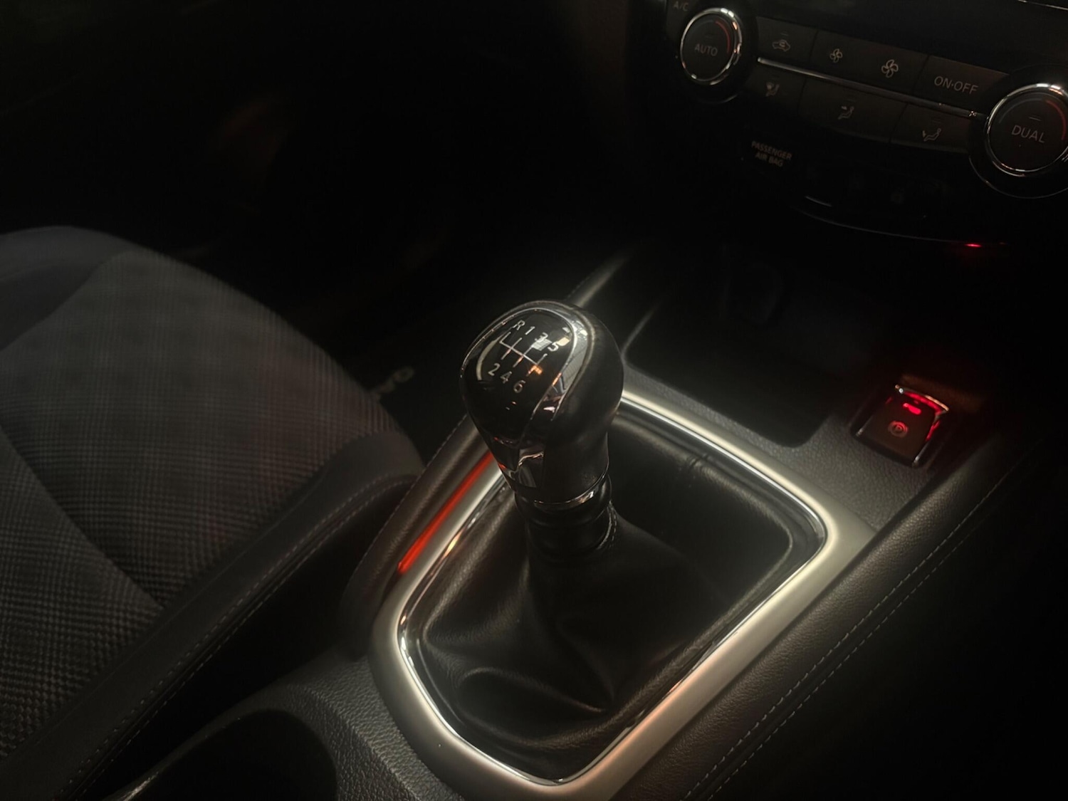 Used Nissan Qashqai 2014 for sale - 76849613: Photo 17