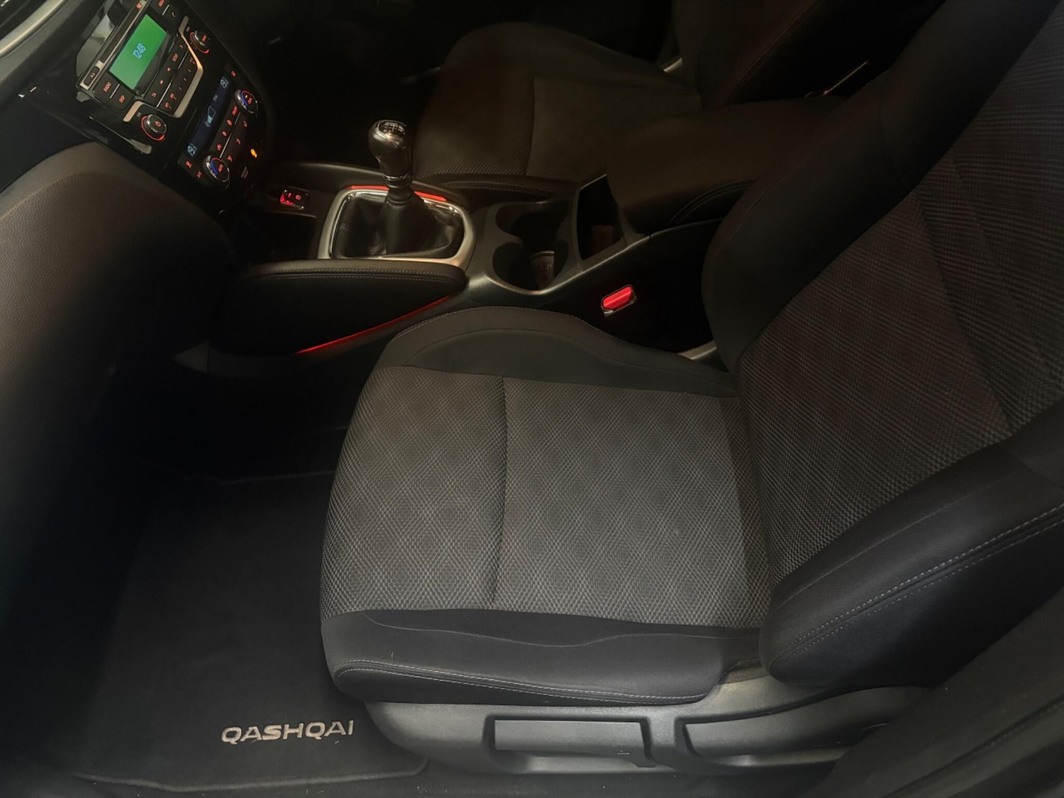 Used Nissan Qashqai 2014 for sale - 76849613: Photo 24