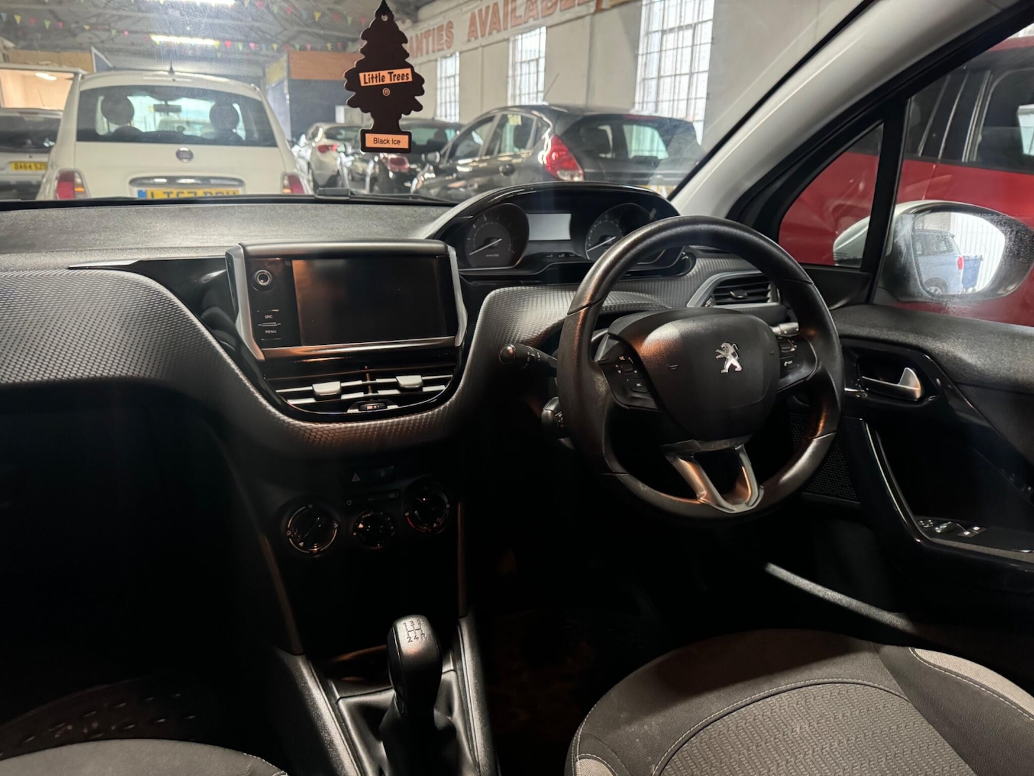 Used Peugeot 208 2016 for sale - 77108815: Photo 11