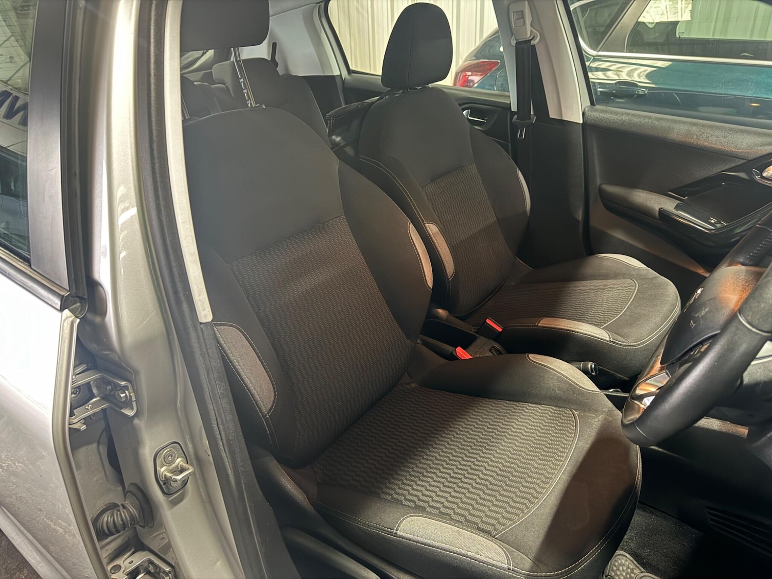 Used Peugeot 208 2016 for sale - 77108815: Photo 15