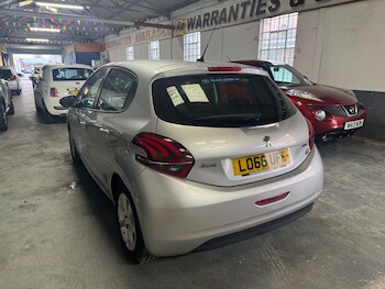 Used Peugeot 208 2016 for sale - 77108815: Photo