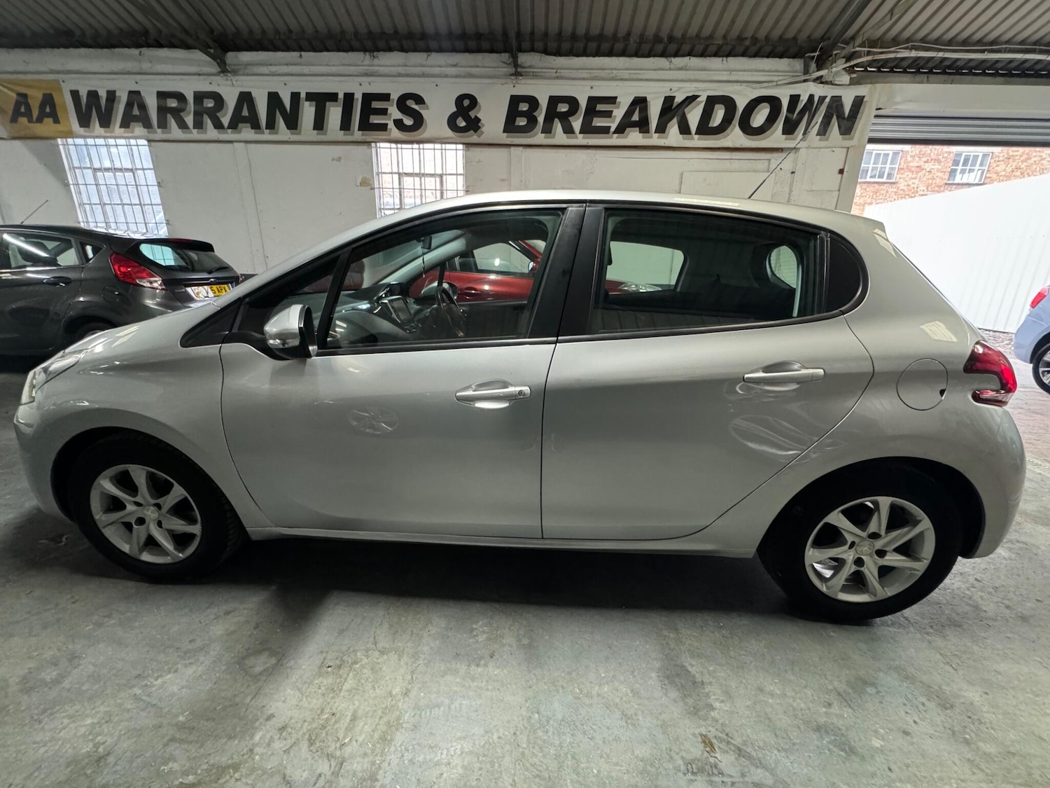 Used Peugeot 208 2016 for sale - 77108815: Photo 5