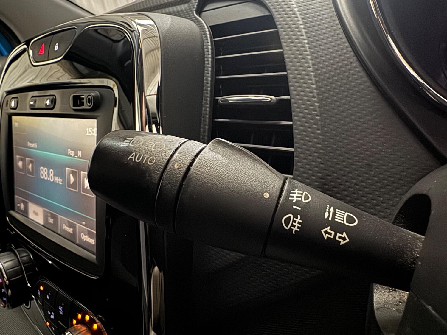 Used Renault Captur 2015 for sale - 76942328: Photo 17