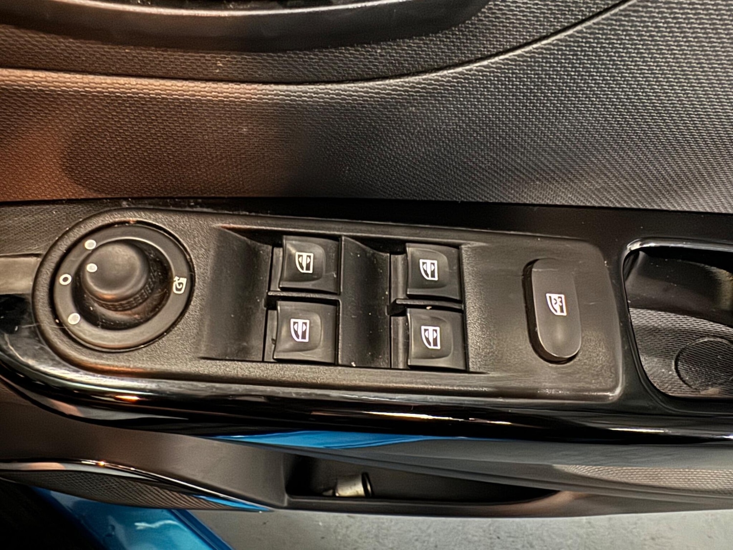 Used Renault Captur 2015 for sale - 76942328: Photo 19