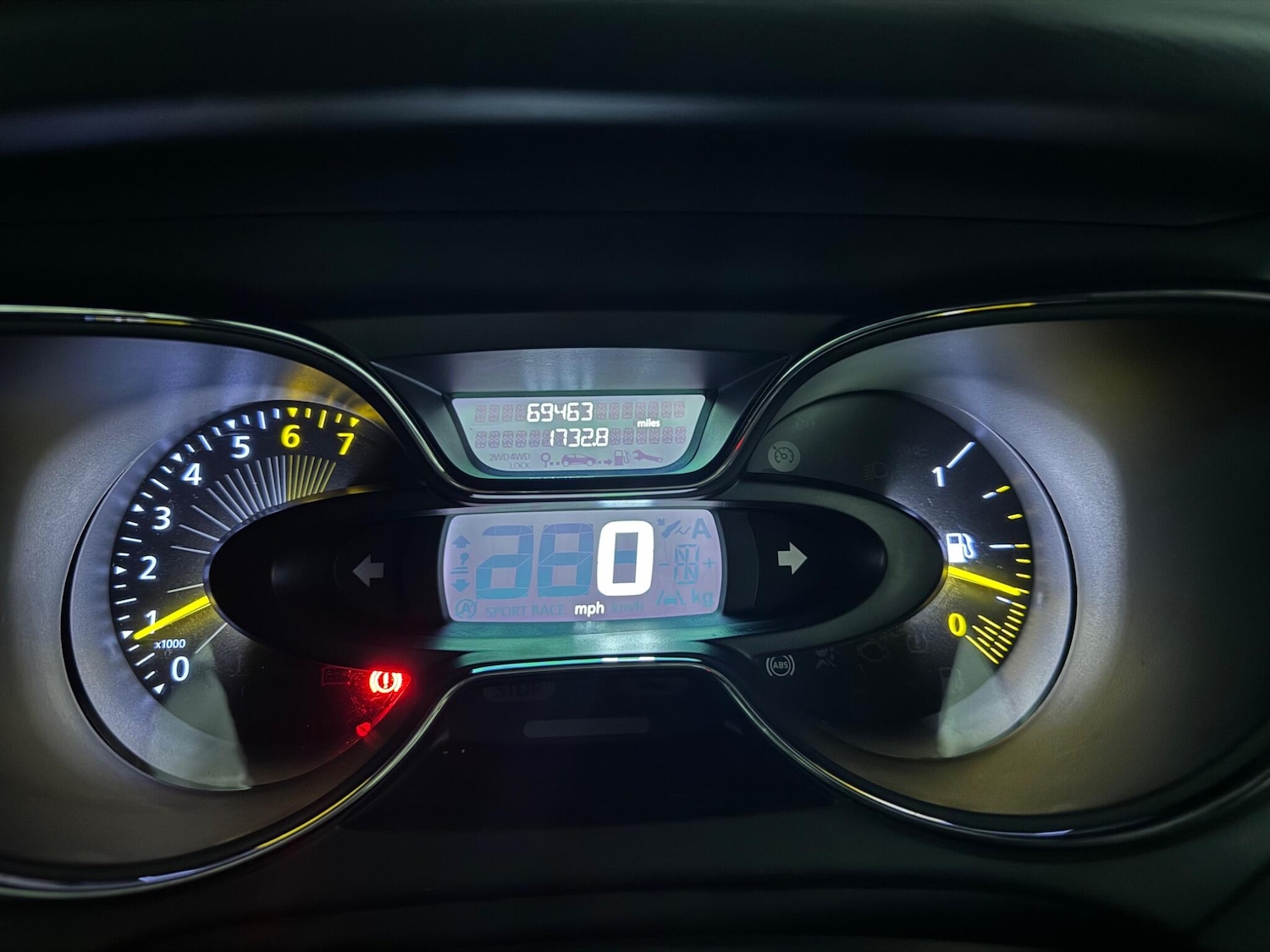 Used Renault Captur 2015 for sale - 76942328: Photo 24