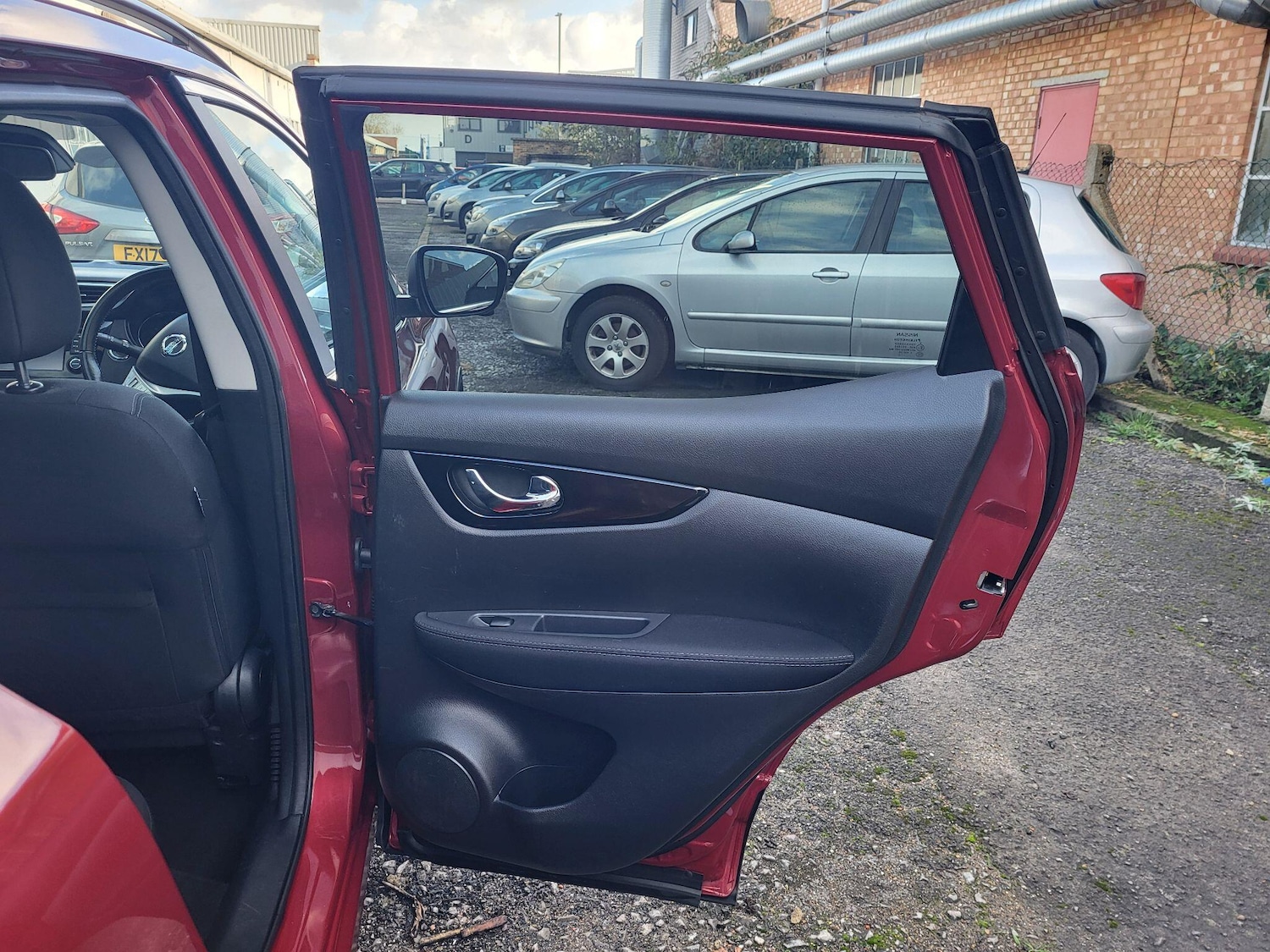 Used Nissan Qashqai 2015 for sale - 76743507: Photo 21