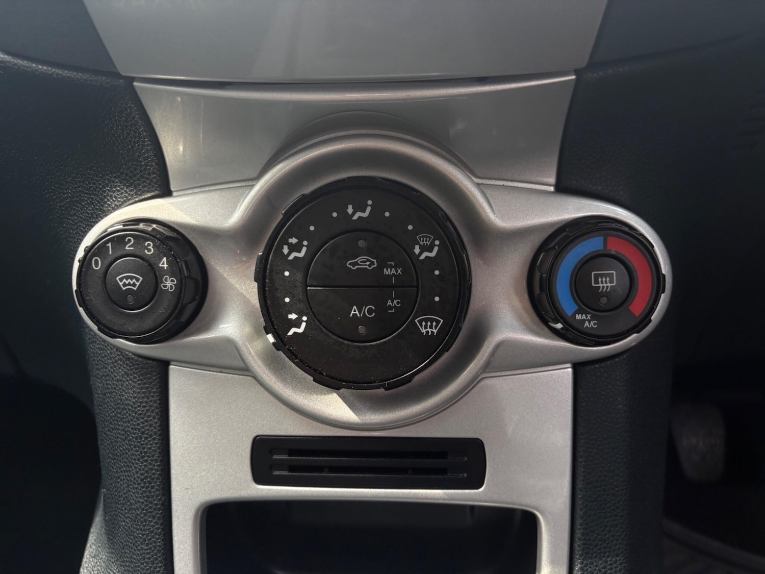 Used Ford Fiesta 2011 for sale - 75658760: Photo 23