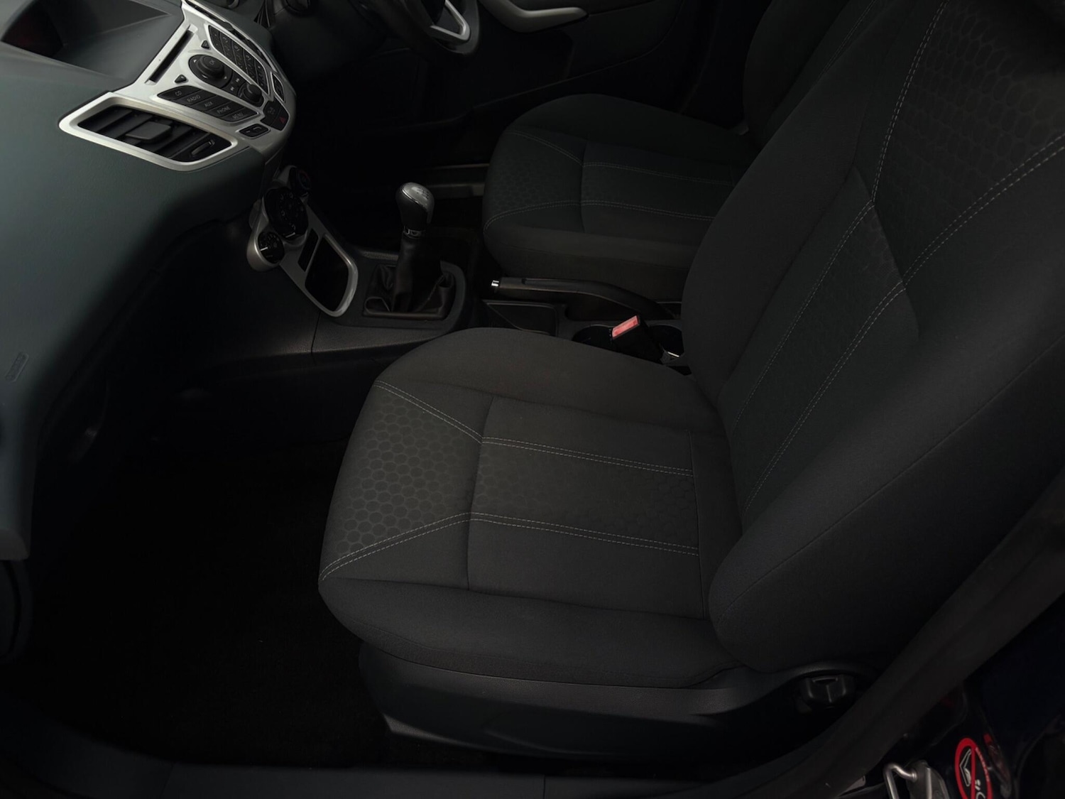 Used Ford Fiesta 2011 for sale - 75658760: Photo 24