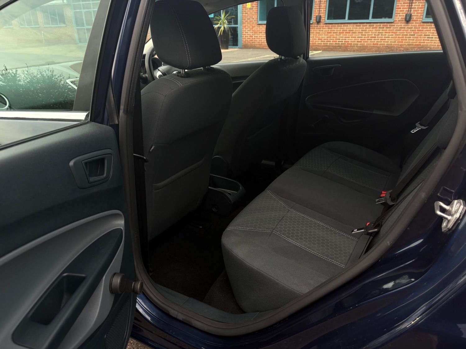 Used Ford Fiesta 2011 for sale - 75658760: Photo 28