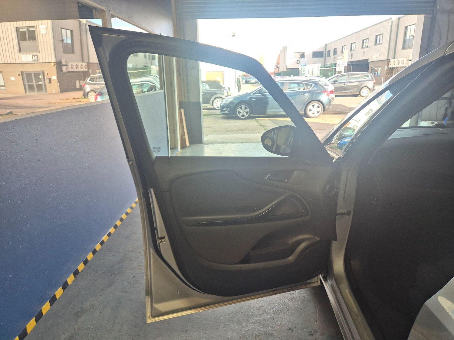 Used Vauxhall Zafira 2015 for sale - 77559106: Photo 24