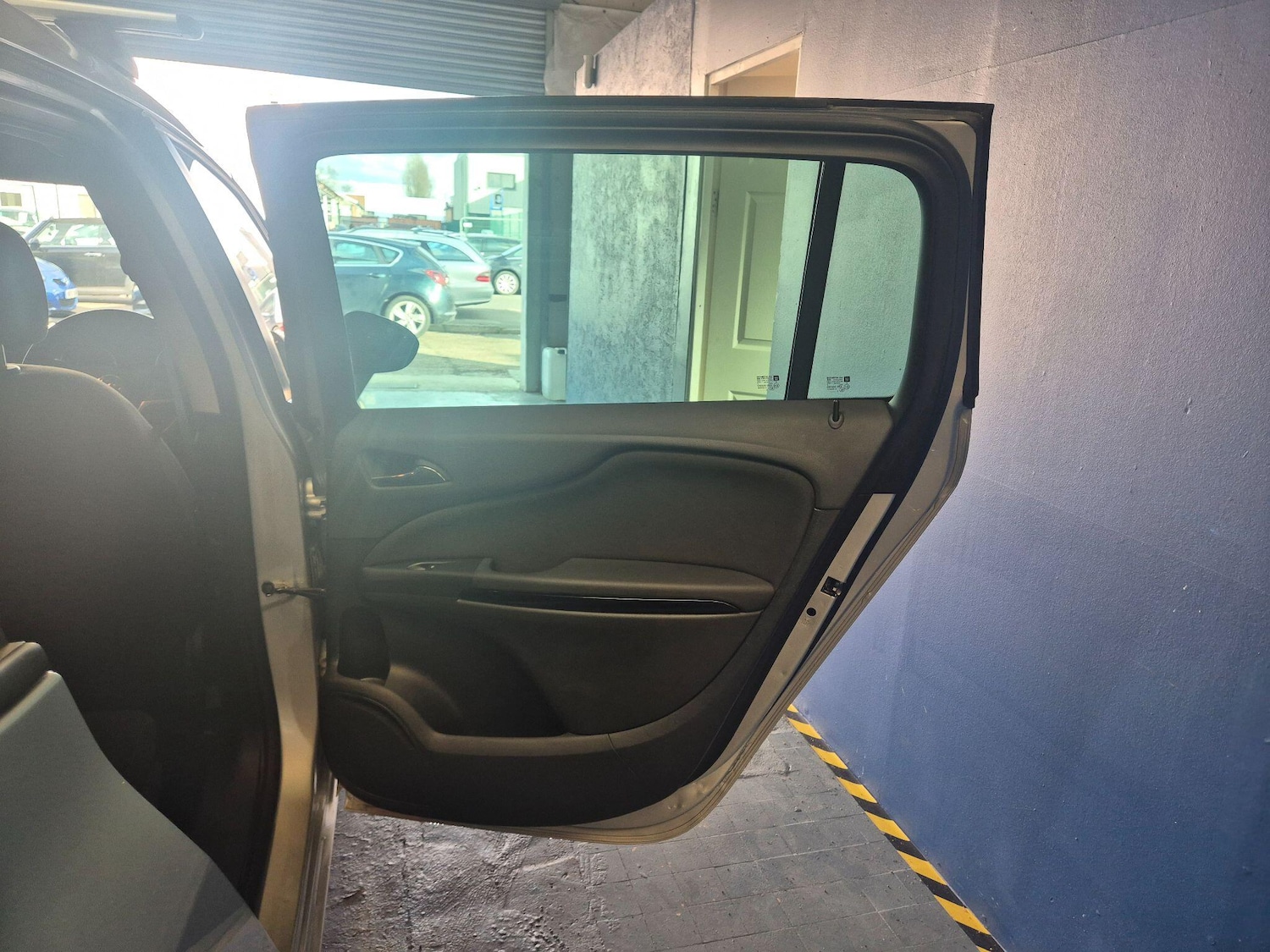 Used Vauxhall Zafira 2015 for sale - 77559106: Photo 25