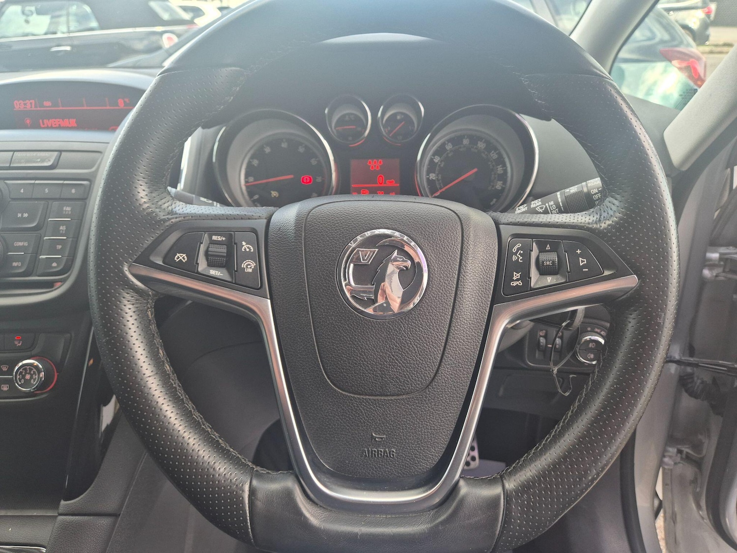 Used Vauxhall Zafira 2015 for sale - 77559106: Photo 30