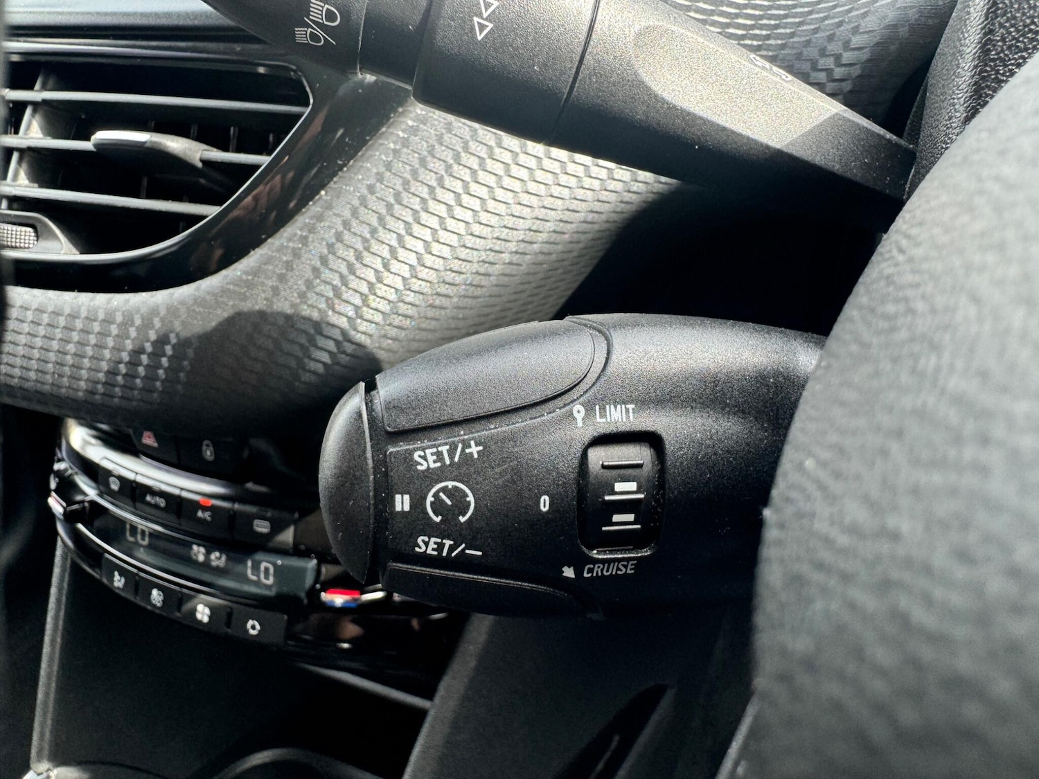 Used Peugeot 2008 2016 for sale - 78185458: Photo 21