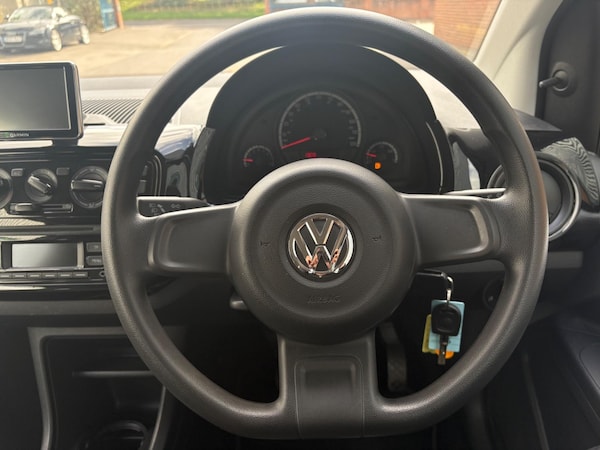 Used Volkswagen up! 2014 for sale - 76188630: Photo 28