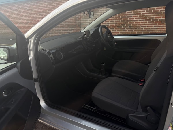 Used Volkswagen up! 2014 for sale - 76188630: Photo 29