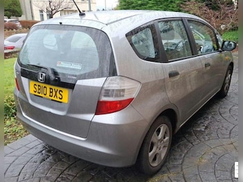 Used Honda Jazz 2010 for sale - 77016864: Photo