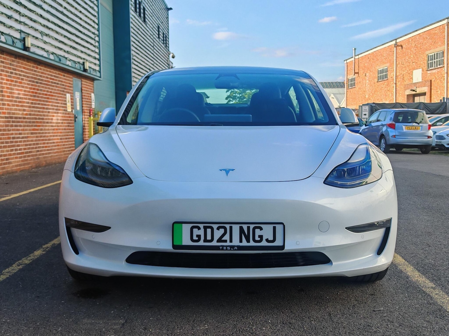 Used Tesla Model 3 2021 for sale - 76993635: Photo 2