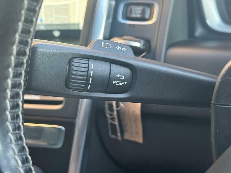 Used Volvo XC60 2017 for sale - 77839878: Photo 30