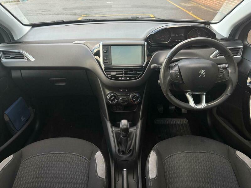 Used Peugeot 208 2015 for sale - 76759564: Photo 10