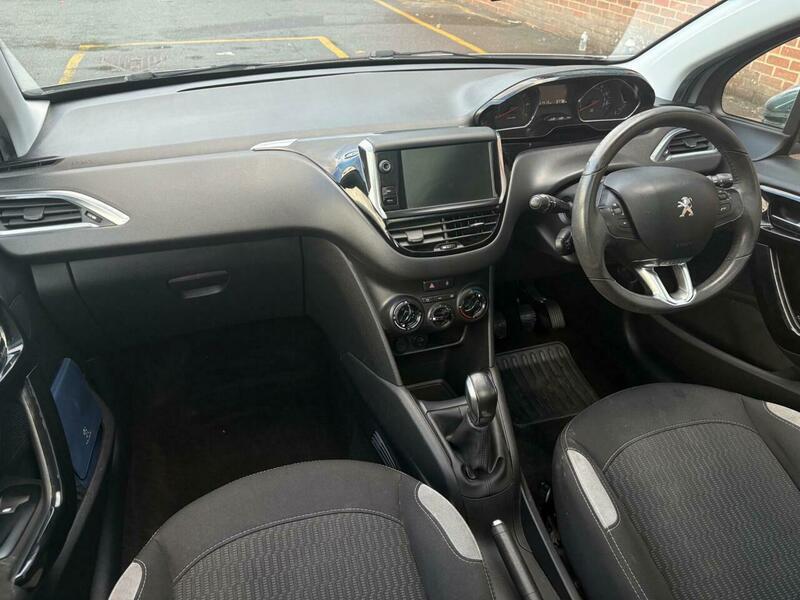 Used Peugeot 208 2015 for sale - 76759564: Photo 11