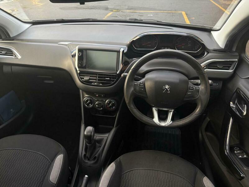 Used Peugeot 208 2015 for sale - 76759564: Photo 12