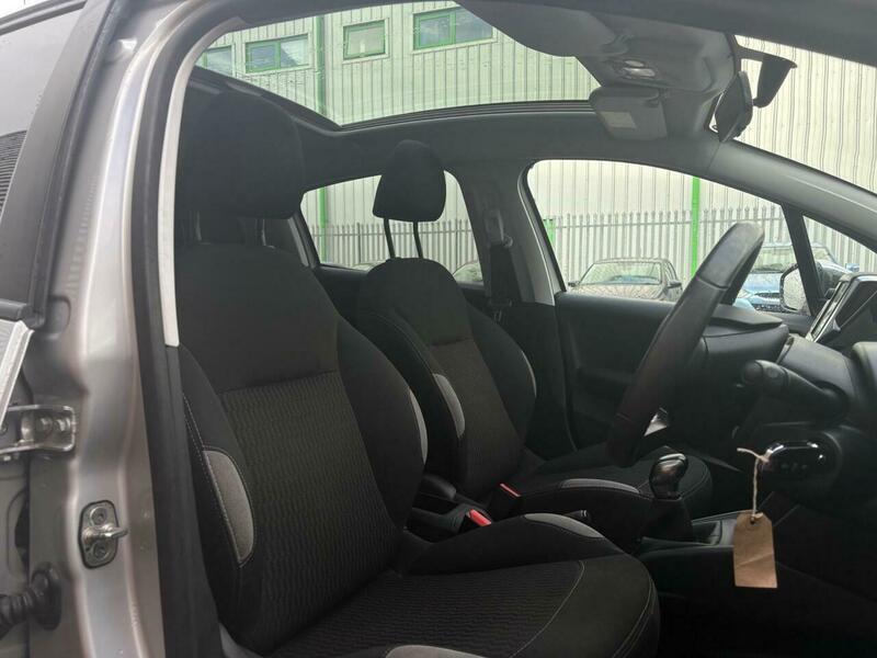 Used Peugeot 208 2015 for sale - 76759564: Photo 15