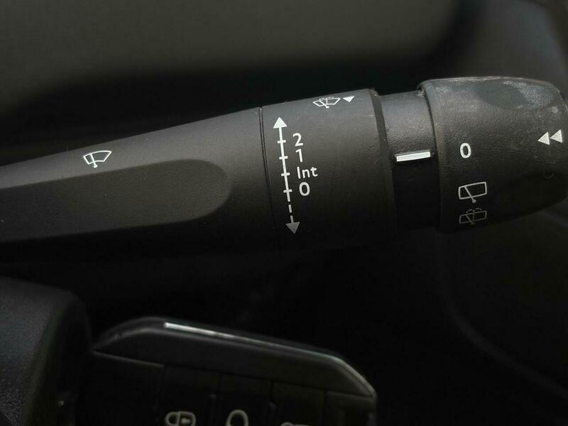 Used Peugeot 208 2015 for sale - 76759564: Photo 27