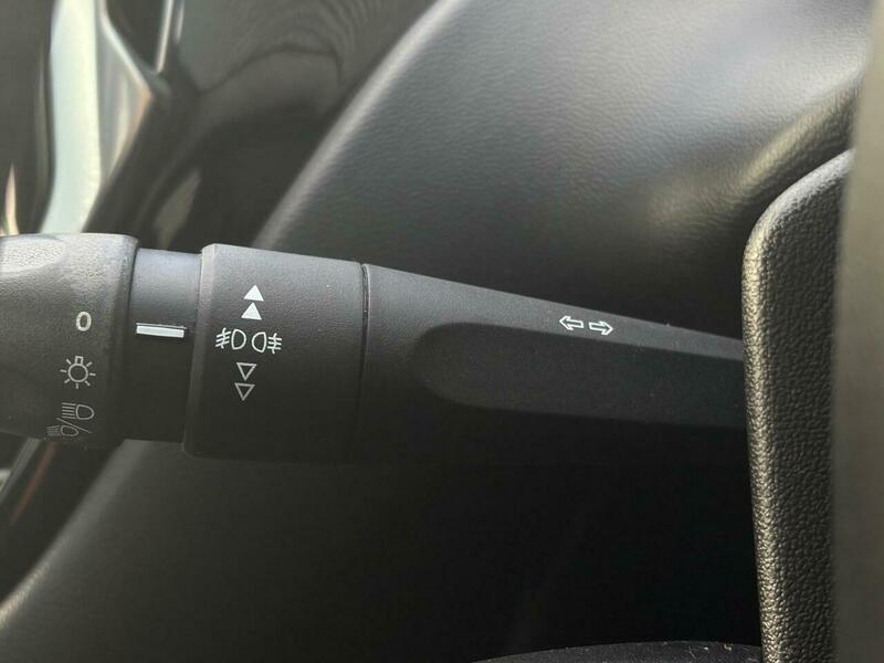 Used Peugeot 208 2015 for sale - 76759564: Photo 28