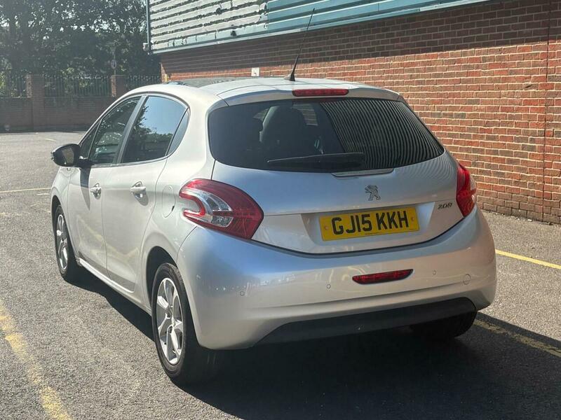 Used Peugeot 208 2015 for sale - 76759564: Photo 4