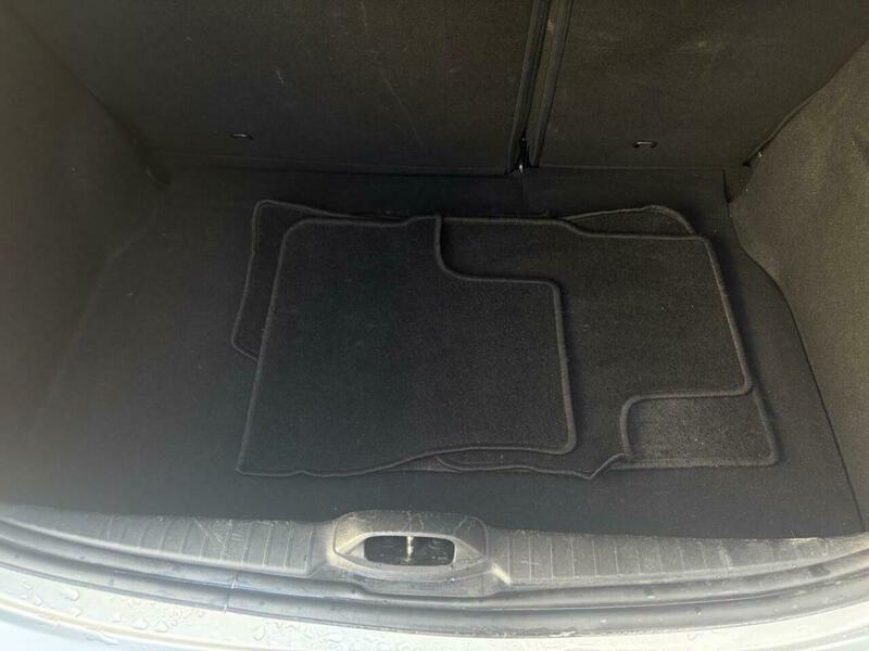 Used Peugeot 208 2015 for sale - 76759564: Photo 41