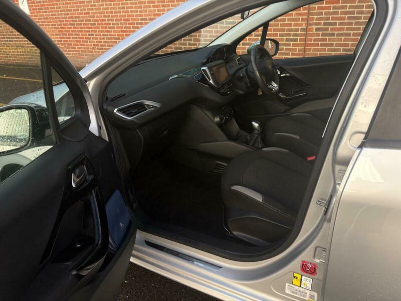 Used Peugeot 208 2015 for sale - 76759564: Photo 44