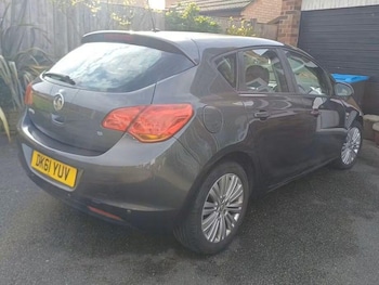 Used Vauxhall Astra 2011 for sale - 78528589: Photo