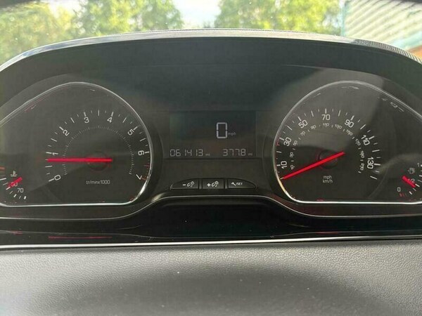 Used Peugeot 208 2015 for sale - 76259980: Photo 22