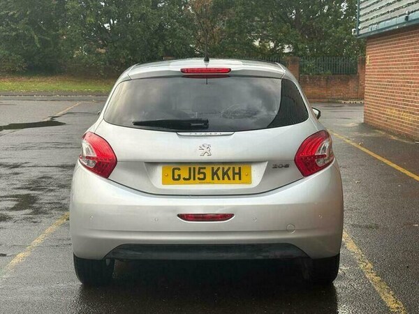 Used Peugeot 208 2015 for sale - 76259980: Photo 4