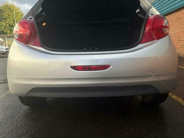 Used Peugeot 208 2015 for sale - 76259980: Photo 8