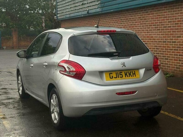 Used Peugeot 208 2015 for sale - 76259980: Photo 9