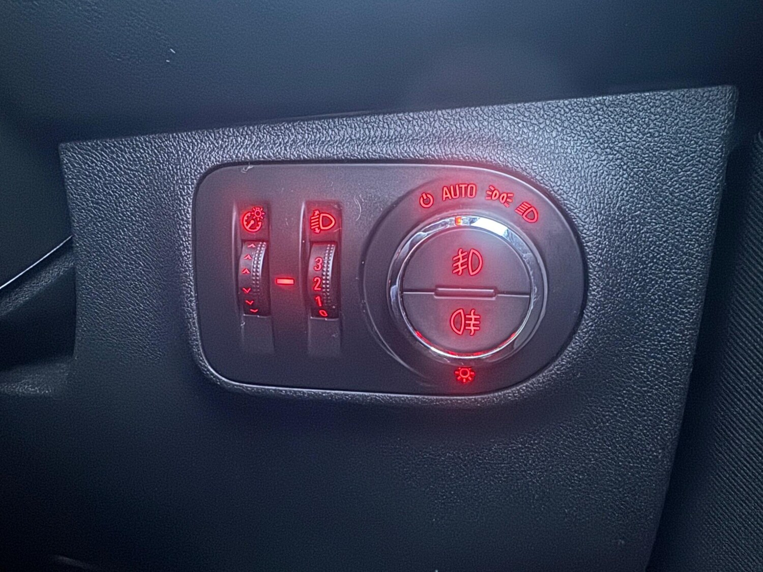 Used Vauxhall Corsa 2015 for sale - 77166552: Photo 17