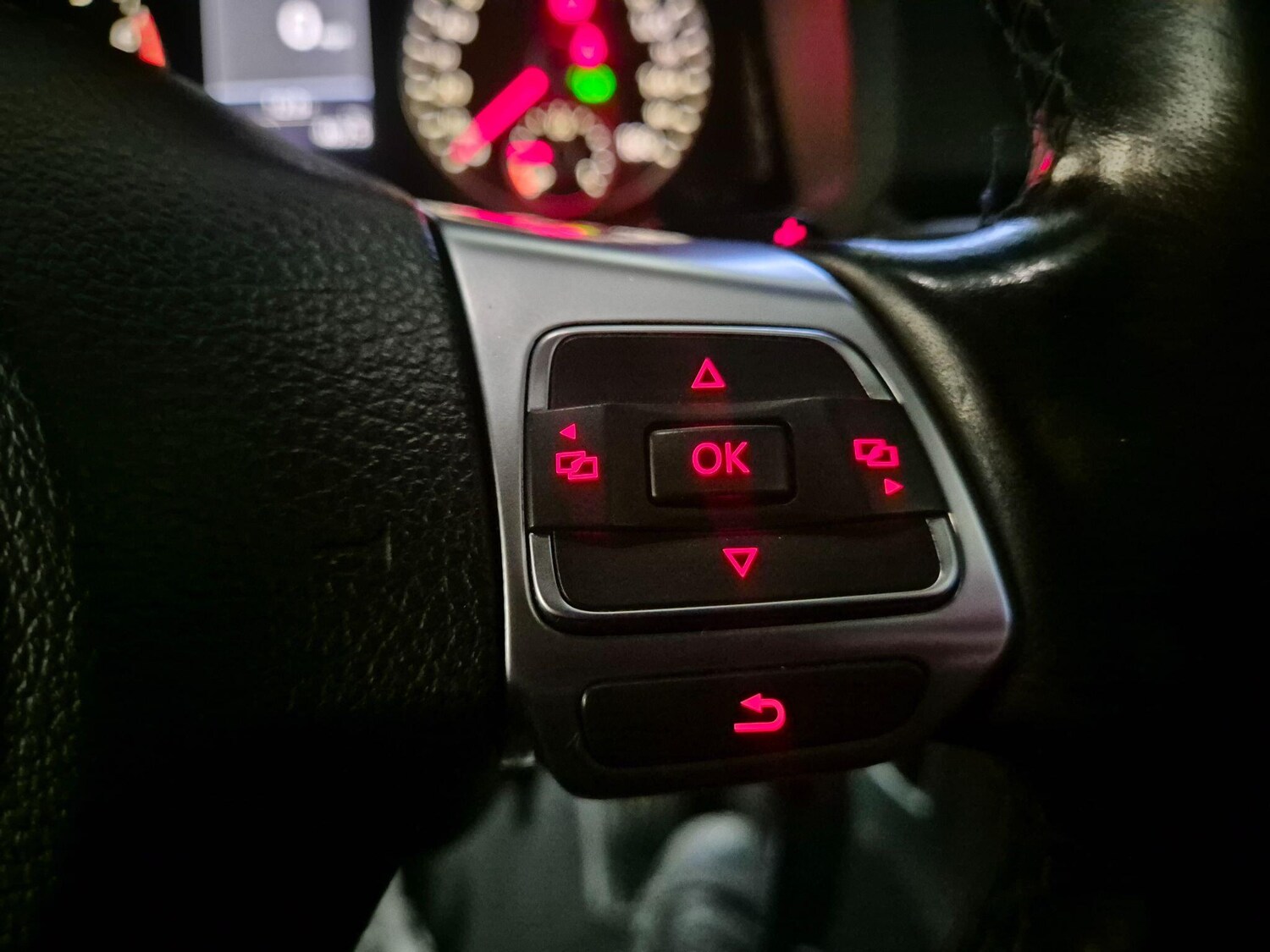 Used Volkswagen Scirocco for sale - 77484202: Photo 11