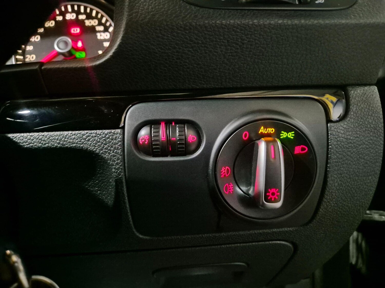 Used Volkswagen Scirocco for sale - 77484202: Photo 22