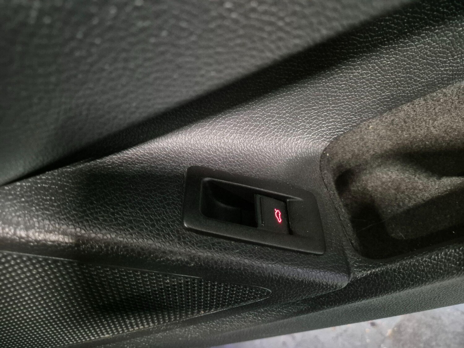 Used Volkswagen Scirocco for sale - 77484202: Photo 23