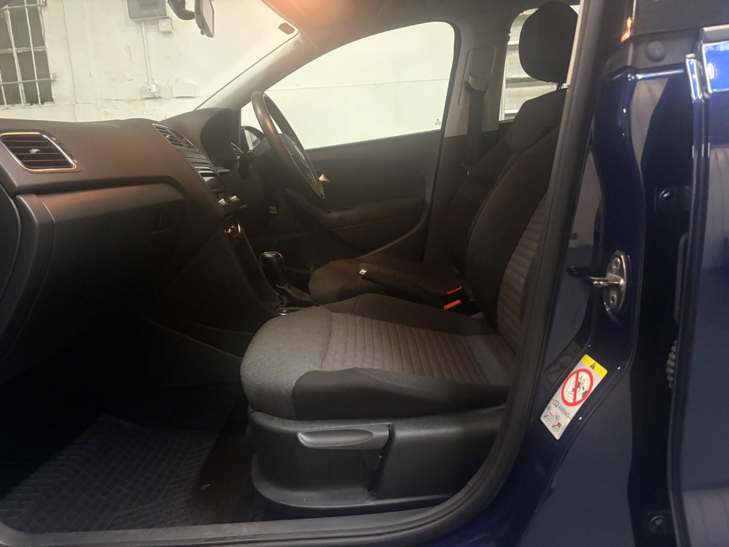 Used Volkswagen Polo 2010 for sale - 76832656: Photo 15