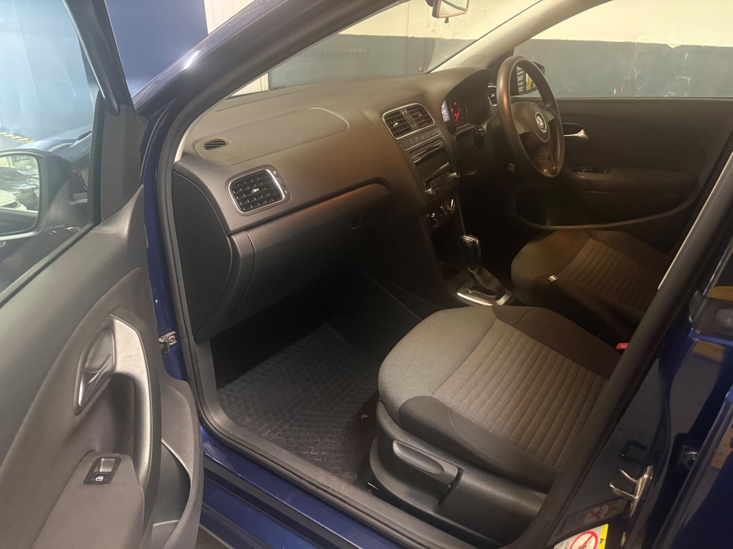 Used Volkswagen Polo 2010 for sale - 76832656: Photo 16