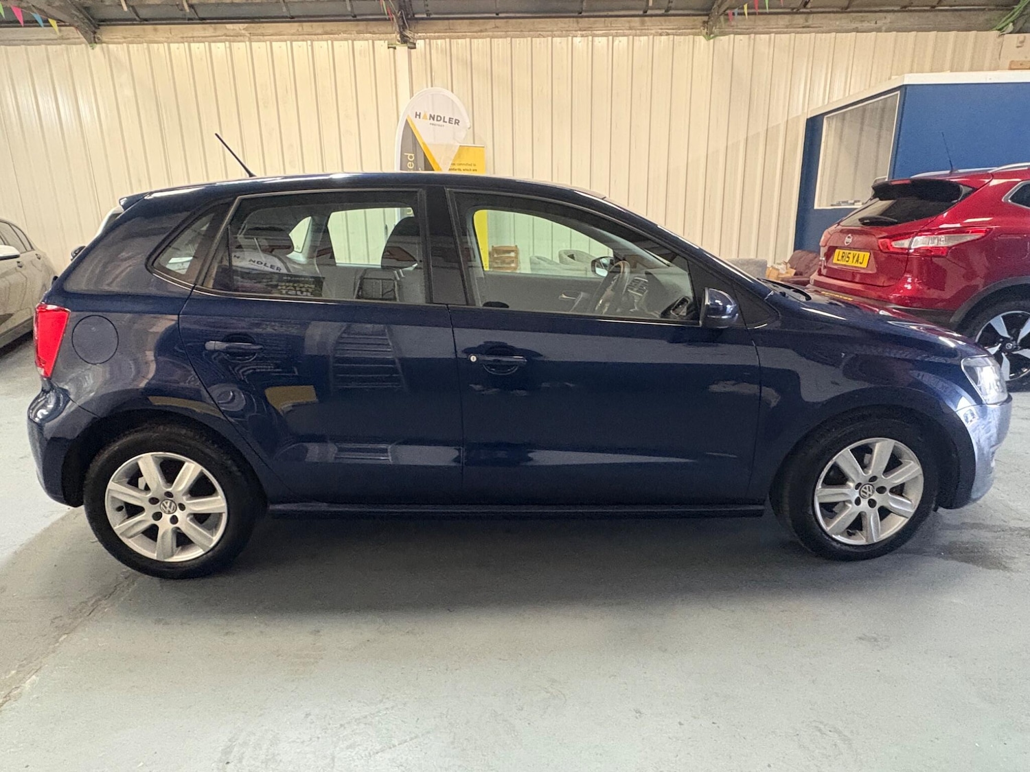 Used Volkswagen Polo 2010 for sale - 76832656: Photo 2